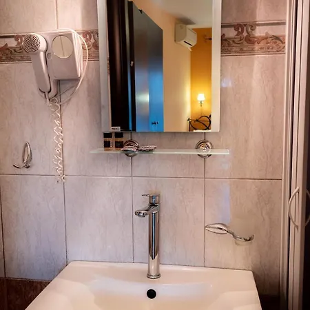 Kipos Hotel 3*