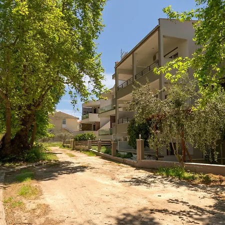 Kipos Hotel 3*