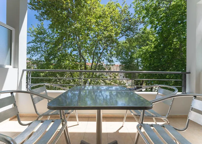 Kipos 3* Néa Péramos